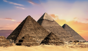 Explorează Piramidele cu cele mai distractive jocuri